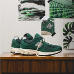 New Balance 2002R Forest Green New Balance