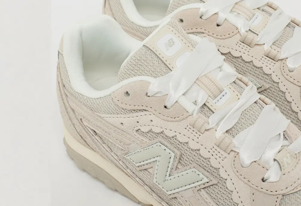 New Balance 204L - Sea Salt / Linen - New Balance