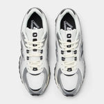New Balance 204L - Silver Metallic / Black - New Balance