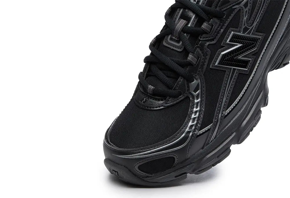 New Balance 740 - Black/ Cement - New Balance