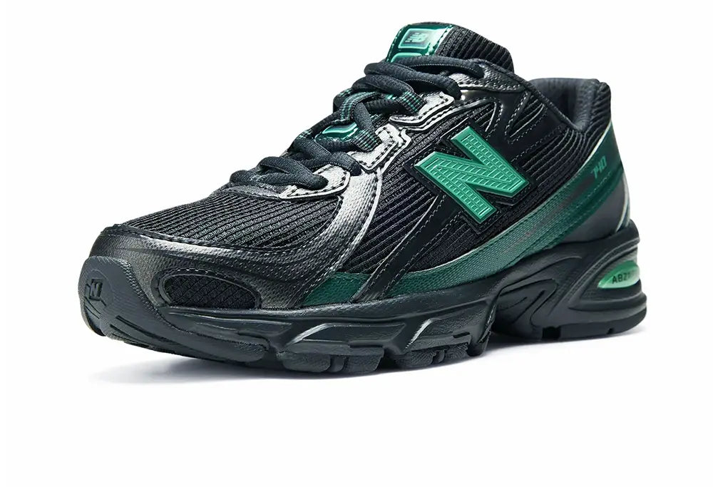 New Balance 740 - Black/  Nordic Green New Balance-U7407T3